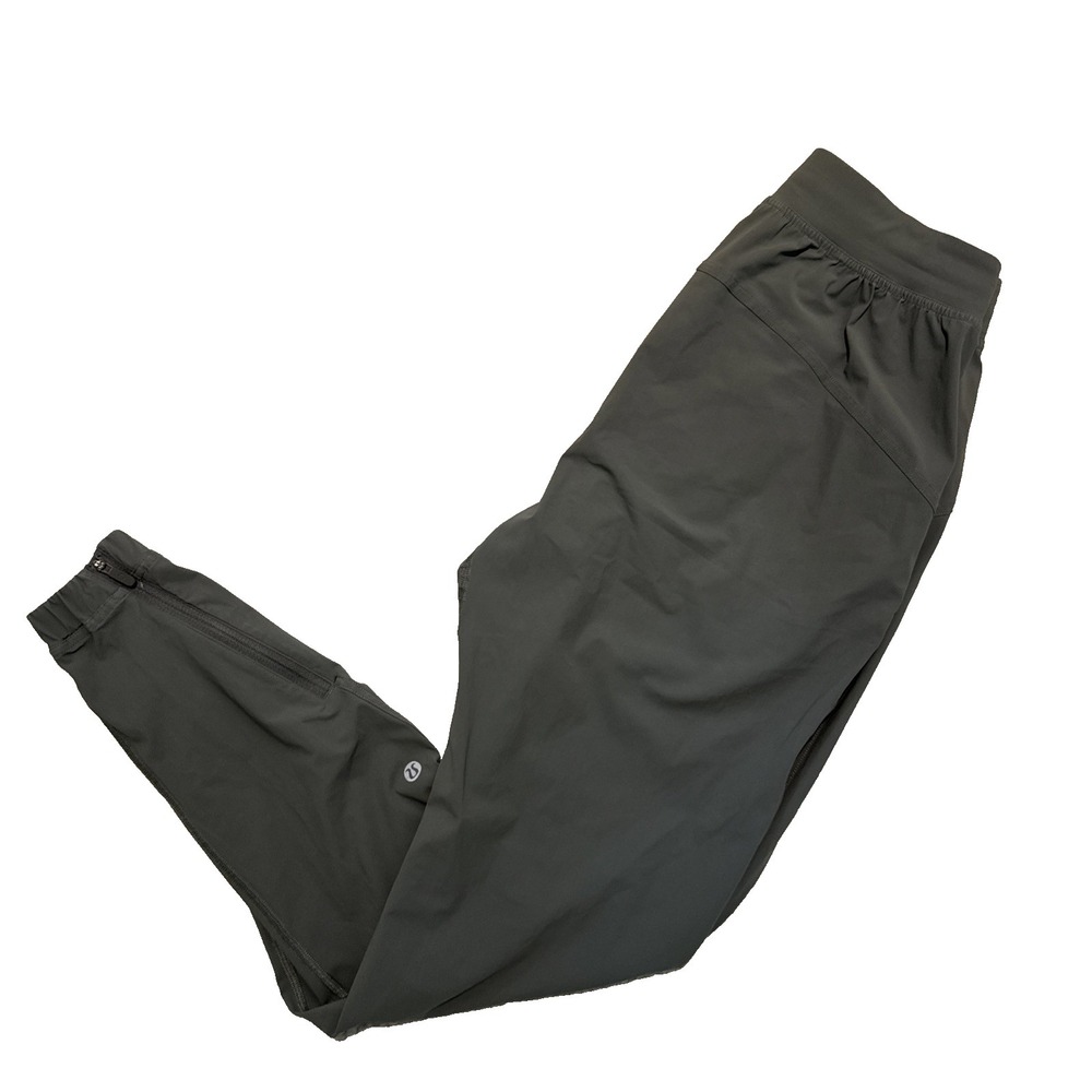 Lululemon Adapted State Jogger size 4 army green inseam 29, rise 11, waist 13‎